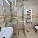 Sara's Cozy And Close To Center With Private Parking Appartement