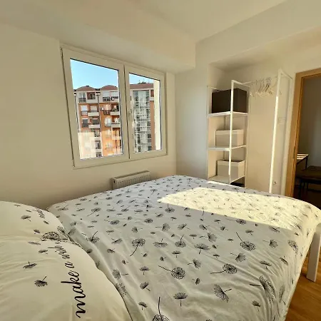 Sara's Cozy And Close To Center With Private Parking