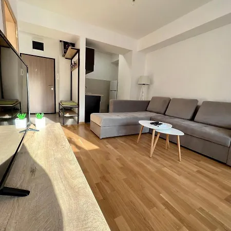 Sara's Cozy And Close To Center With Private Parking Apartment Skopje