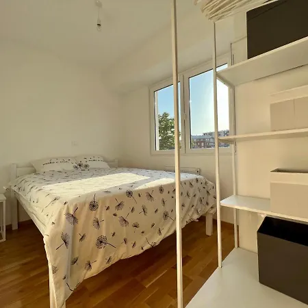 Apartment Sara's Cozy And Close To Center With Private Parking