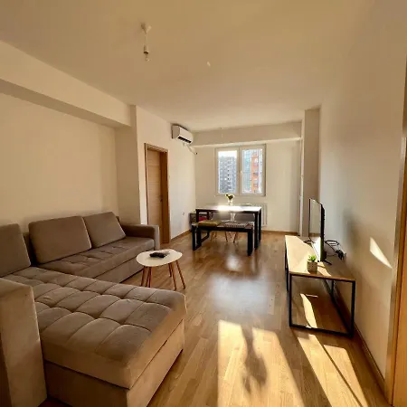 Apartmán Sara's Cozy And Close To Center With Private Parking *