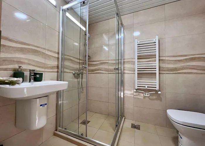 Sara's Cozy And Close To Center With Private Parking